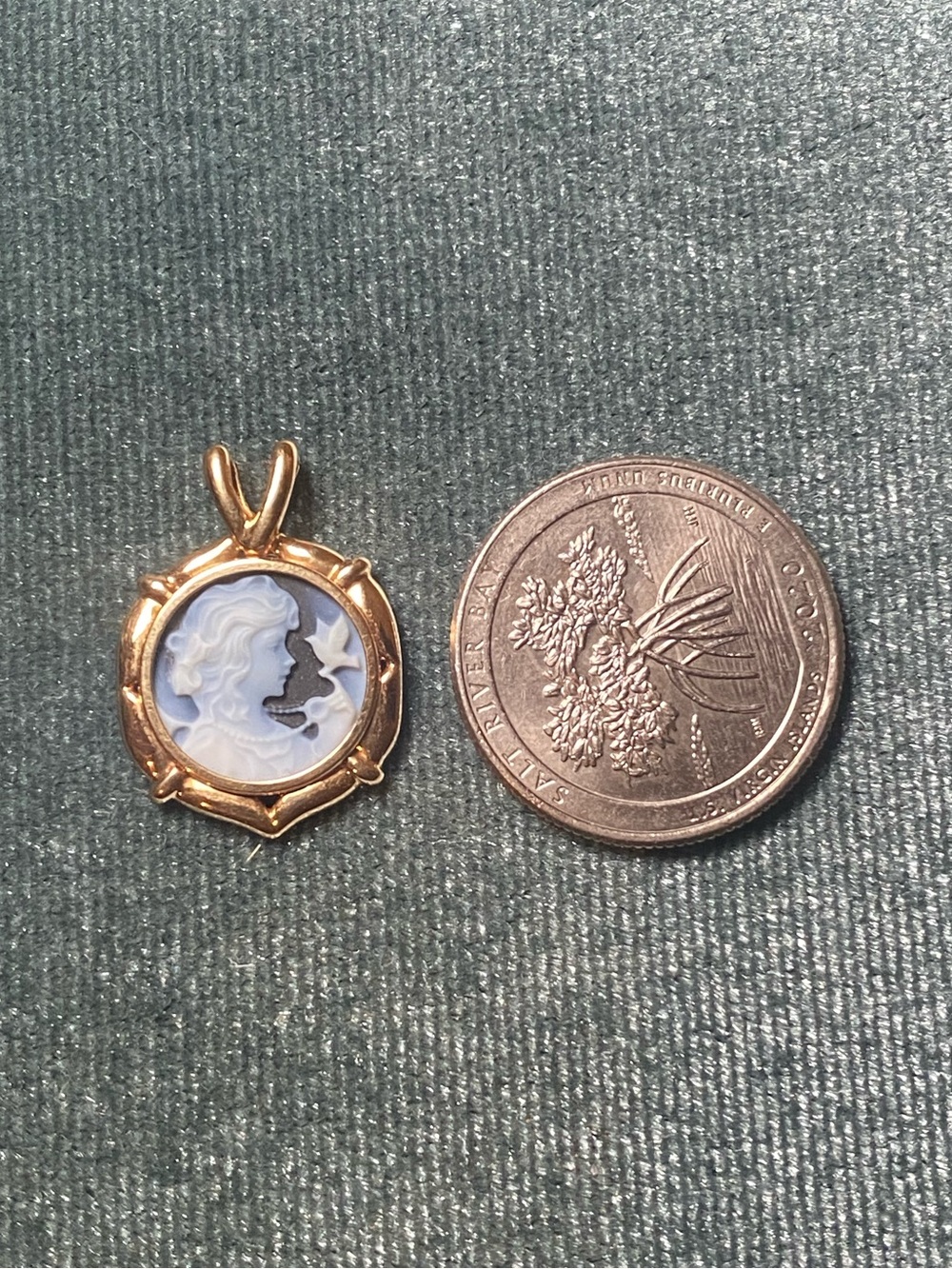 Rare Antique 18K YG Onyx And Carved Agate Cameo Pendant - Picture 2 of 10